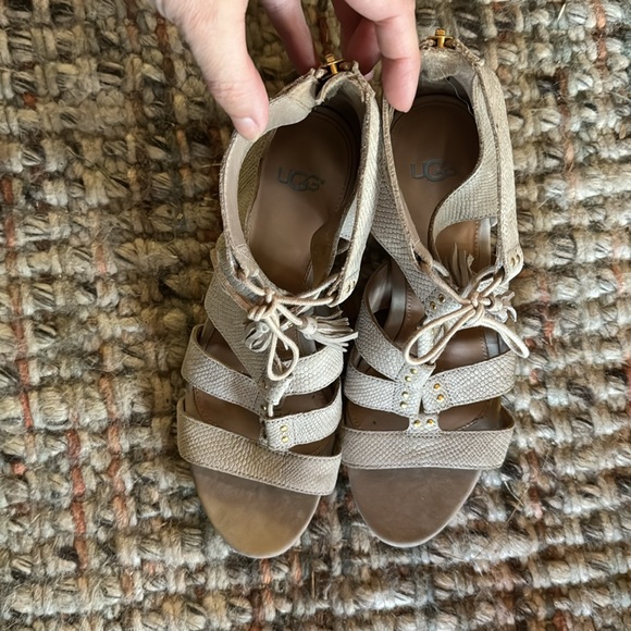 UGG Yasmin Wedge - Size 8.5 - Picture 5 of 7